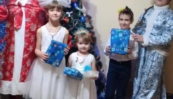 Дед Мороз и Снегурочка 0