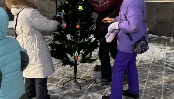 В Иркутске прошел волшебный фестиваль для многодетных семей &laquo;Расскажи нам, ёлка, сказку!&raquo; 6