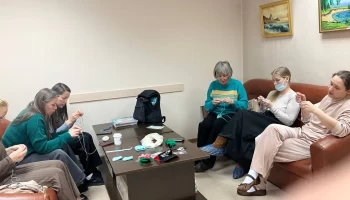 Благотворительный мастер-класс "Тепло в каждой петле" 3